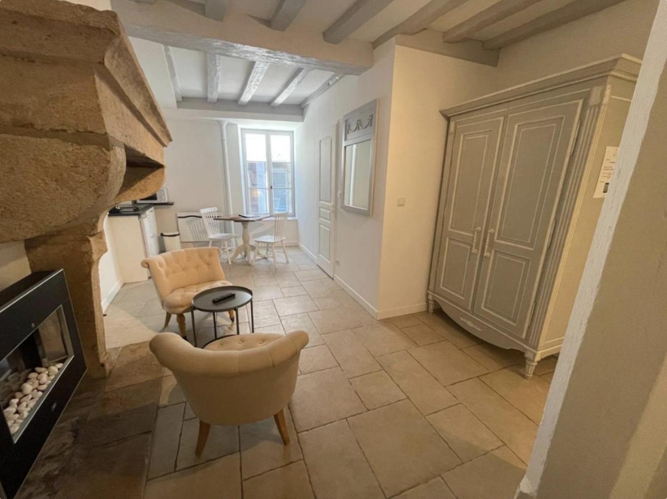 Batisse Paradis- 3 Appartements Calmes Et Elegants Au Centre Historique De Beaune Beaune  Rum bild