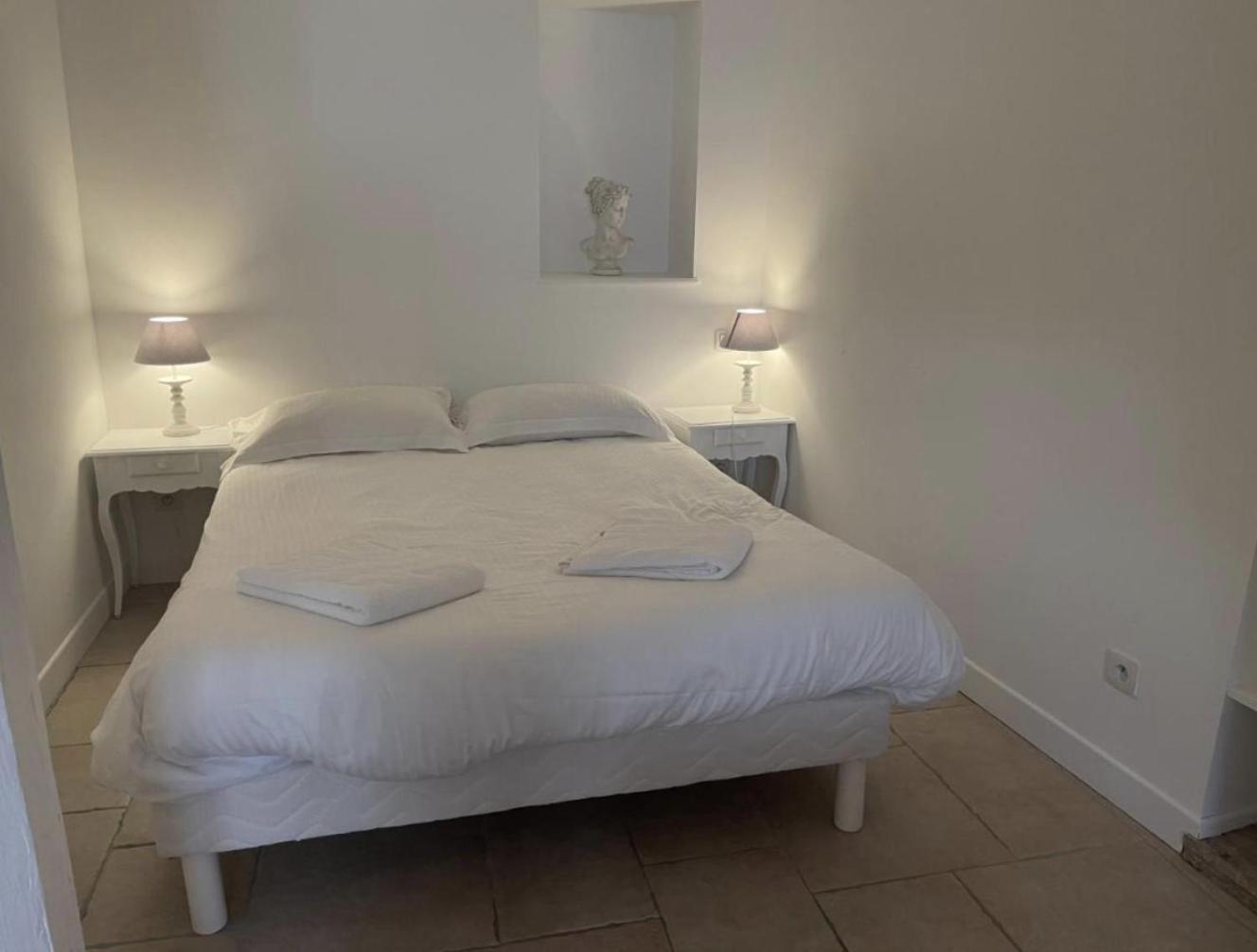 Batisse Paradis- 3 Appartements Calmes Et Elegants Au Centre Historique De Beaune Beaune  Rum bild