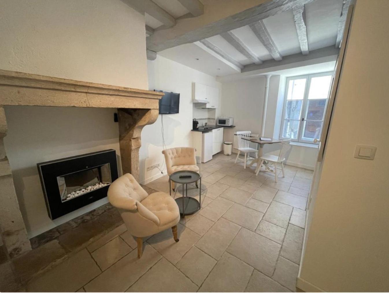 Batisse Paradis- 3 Appartements Calmes Et Elegants Au Centre Historique De Beaune Beaune  Rum bild