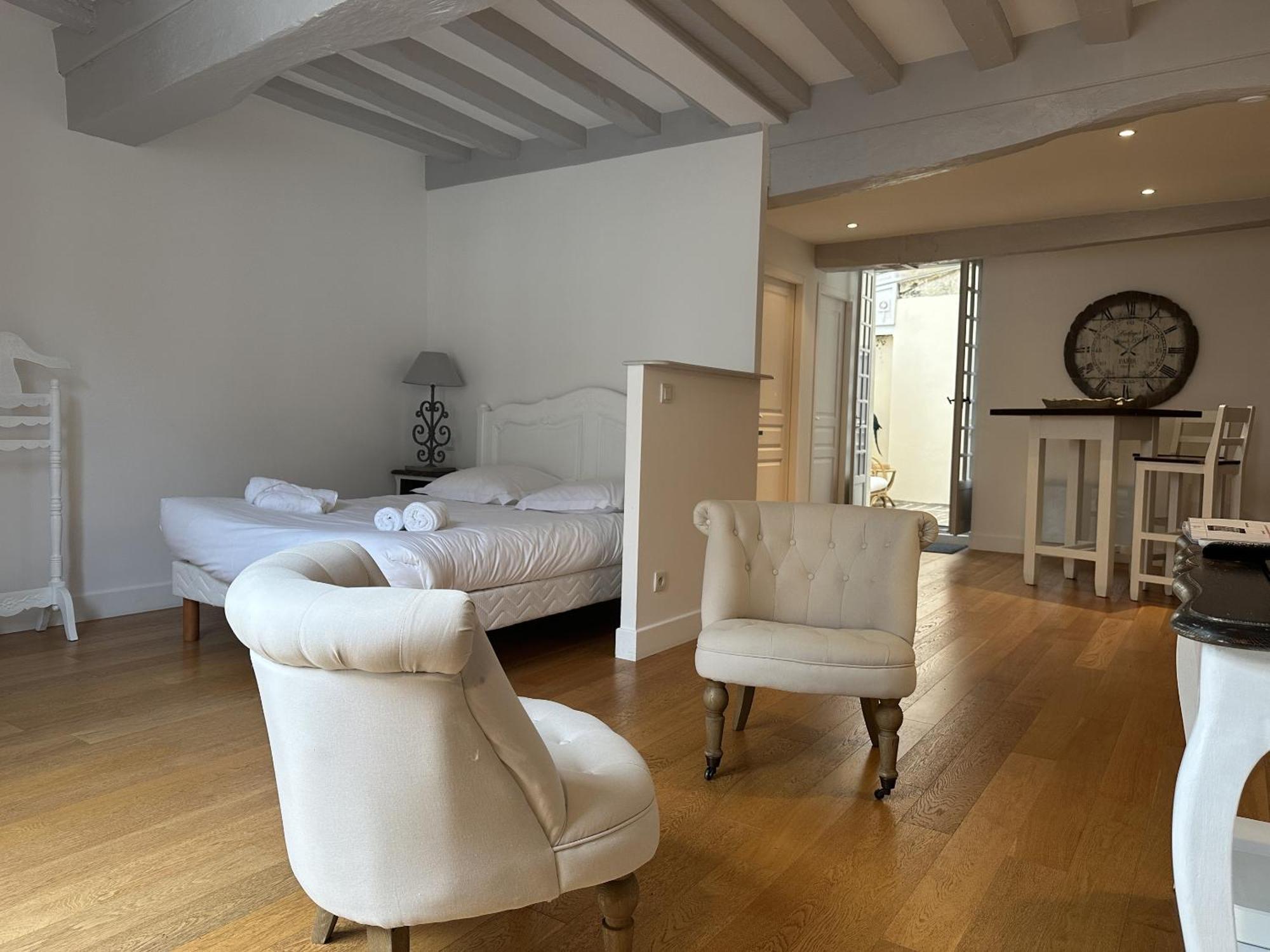 Batisse Paradis- 3 Appartements Calmes Et Elegants Au Centre Historique De Beaune Beaune  Rum bild