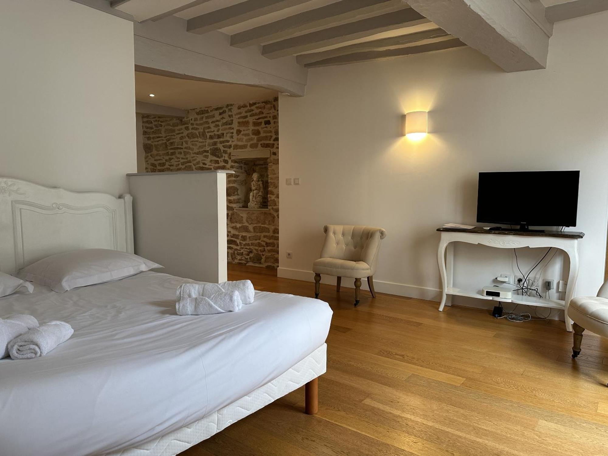 Batisse Paradis- 3 Appartements Calmes Et Elegants Au Centre Historique De Beaune Beaune  Rum bild