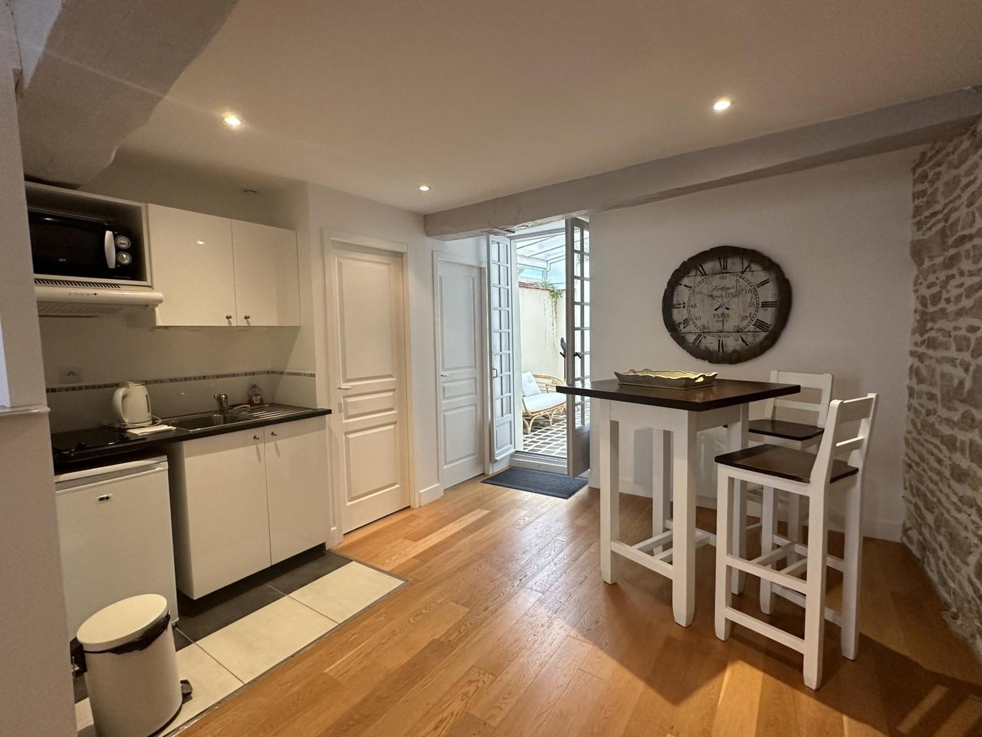 Batisse Paradis- 3 Appartements Calmes Et Elegants Au Centre Historique De Beaune Beaune  Rum bild