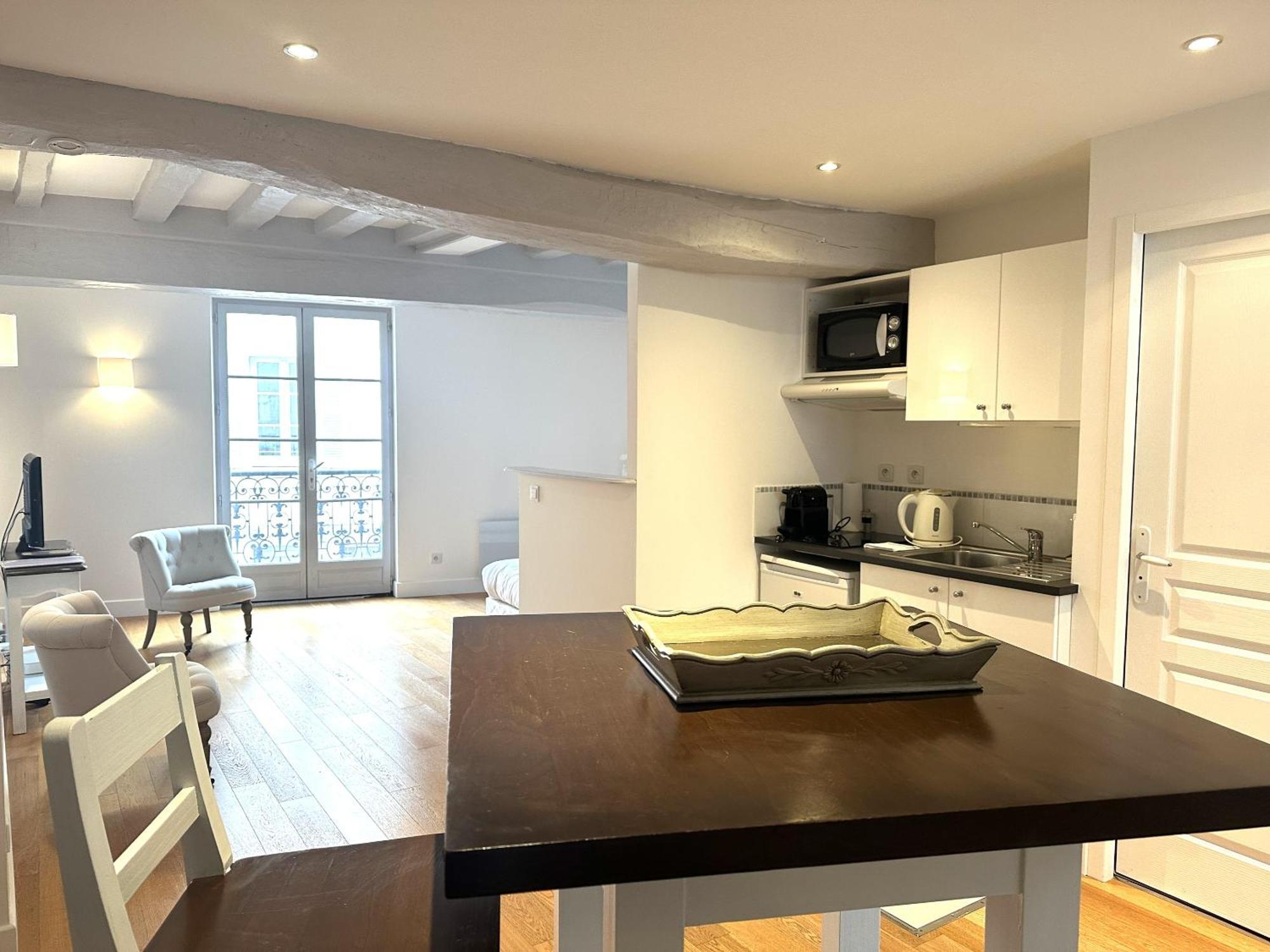 Batisse Paradis- 3 Appartements Calmes Et Elegants Au Centre Historique De Beaune Beaune  Exteriör bild